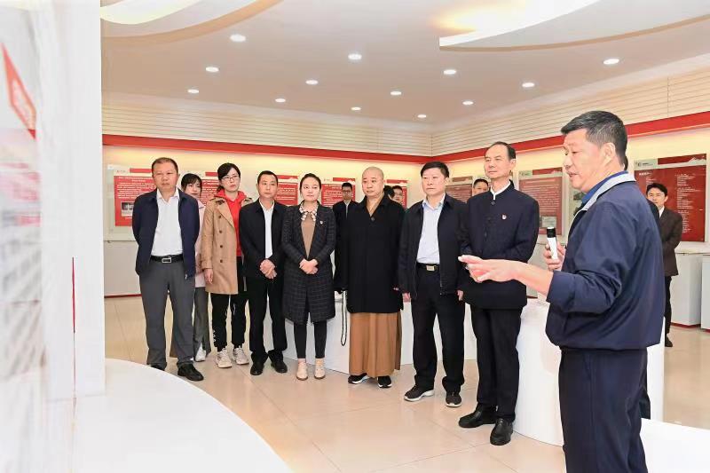 福建省人大常委會(huì)黨組書記、副主任雷春美和全國(guó)人大代表到順昌虹潤(rùn)等地調(diào)研