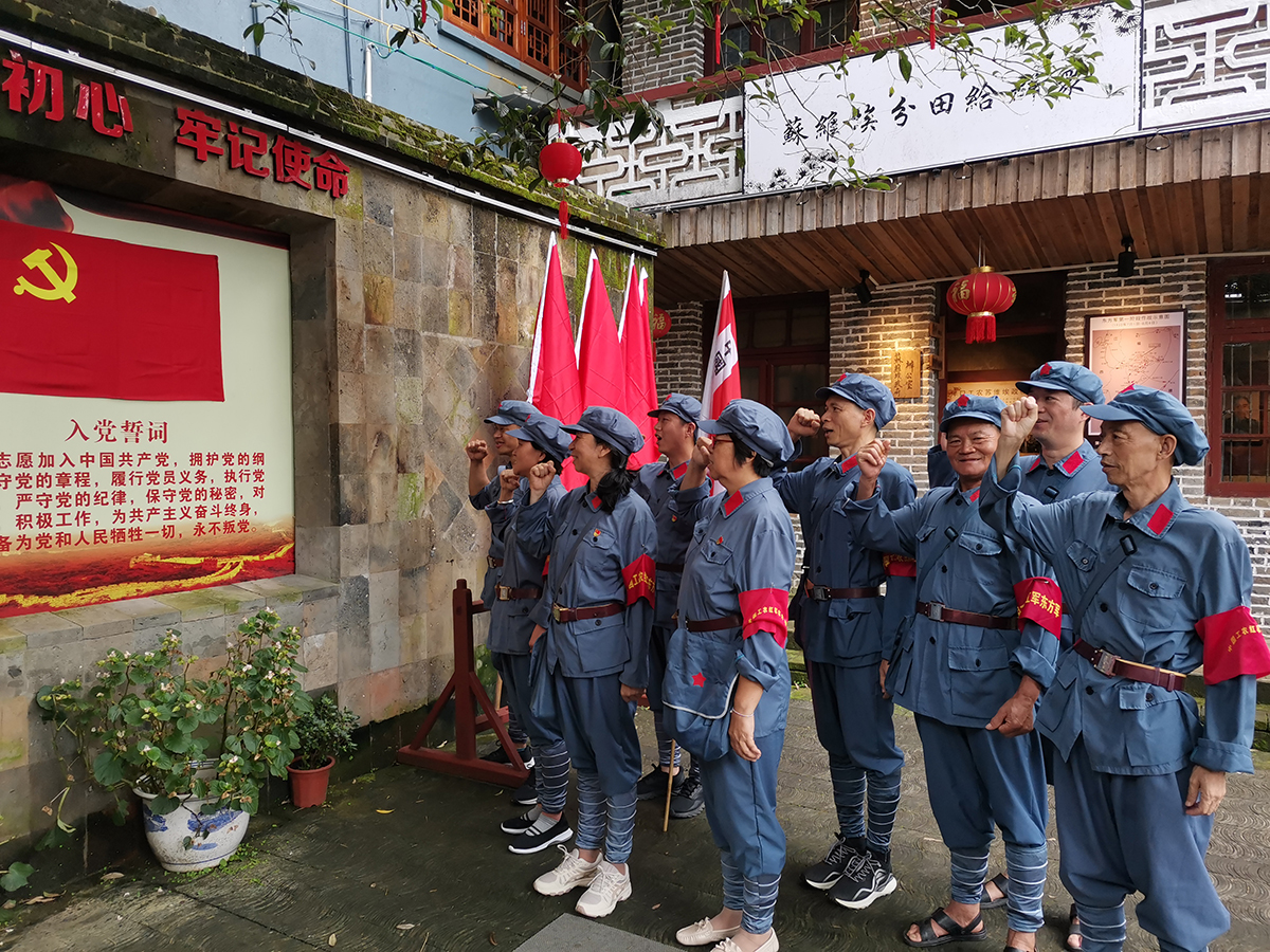 虹潤(rùn)公司黨支部組織開(kāi)展“尋找紅色足跡，牢記初心使命”主題黨日活動(dòng)